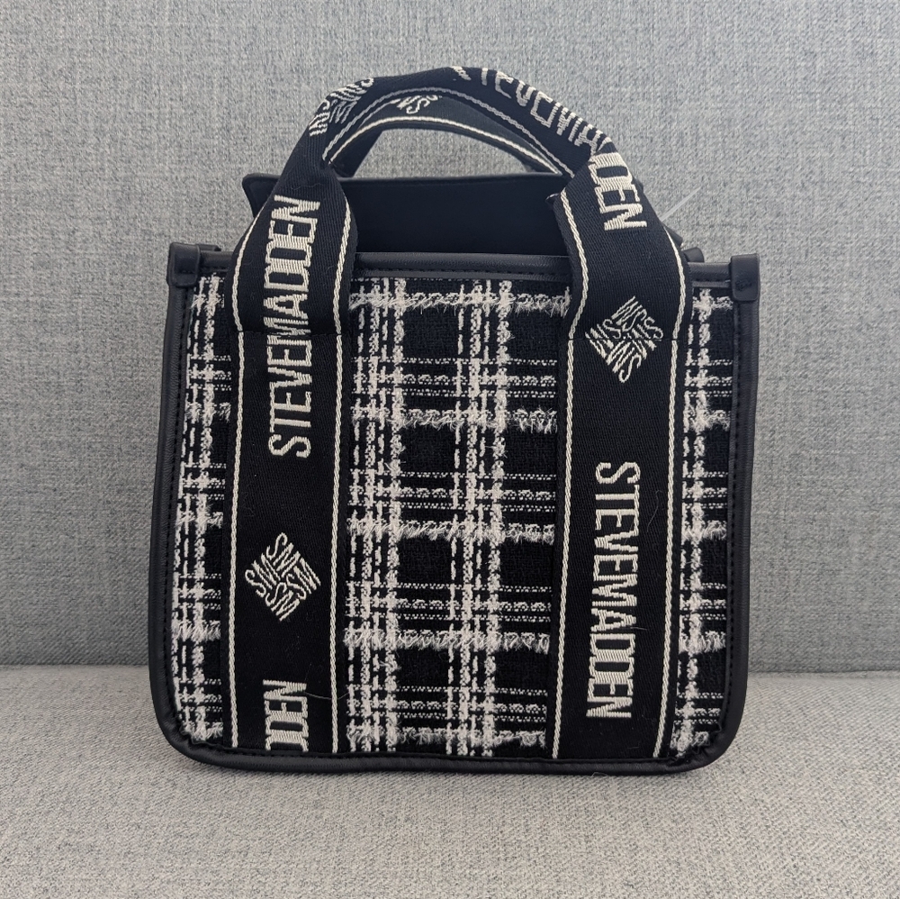 Steve Madden Black and White